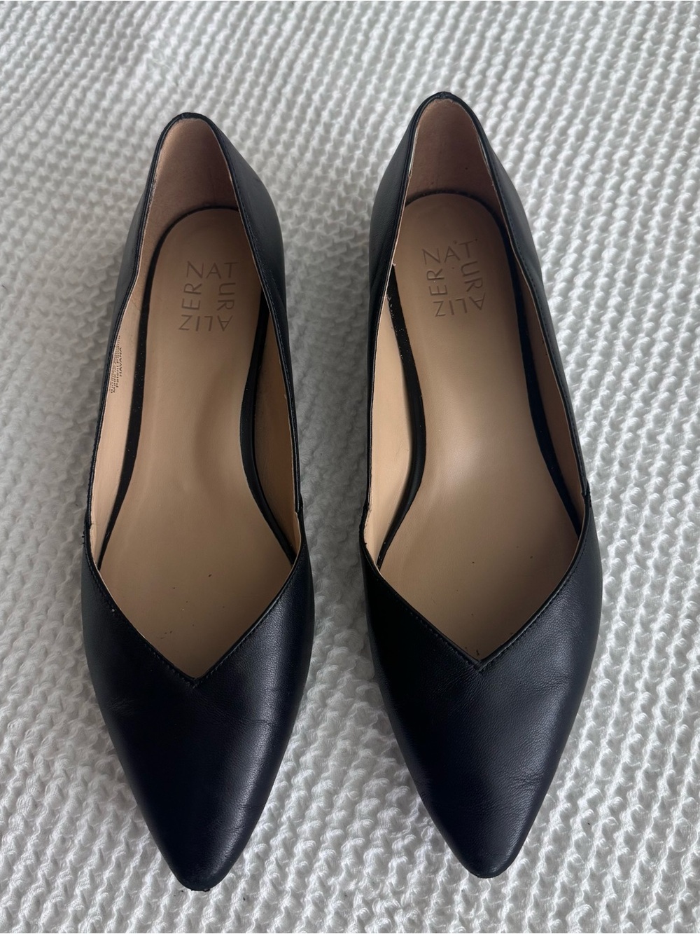 Women’s Naturalizer Flats - Picture 2 of 7